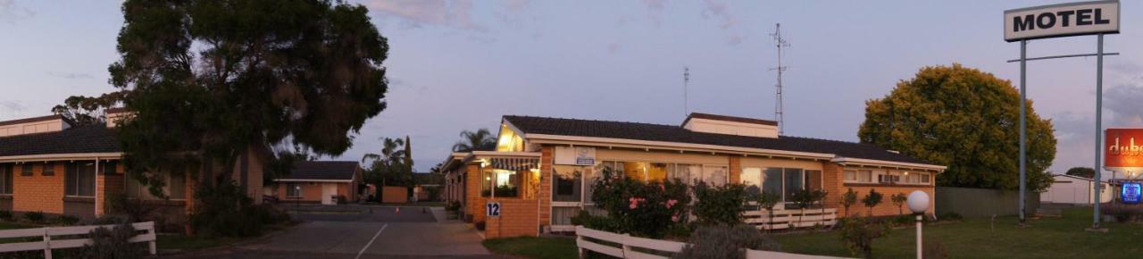 Bordertown Dukes Motorinn Buitenkant foto